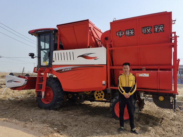 中聯(lián)收獲花生撿拾收獲機(jī)有多火?這個(gè)用戶兩年買3臺(tái)!
