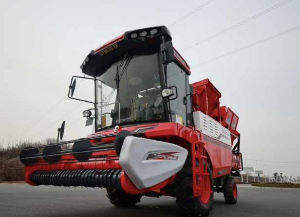 農(nóng)資老板:“這次買對了”——中聯(lián)收獲花生機 61-1.png