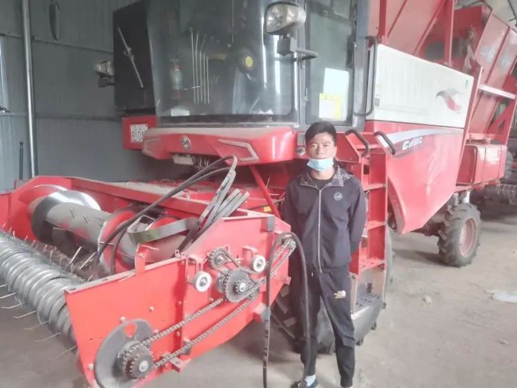 孔慶宇：質(zhì)量可靠收益高，中聯(lián)收獲花生機(jī)是我心目中的
(圖1)