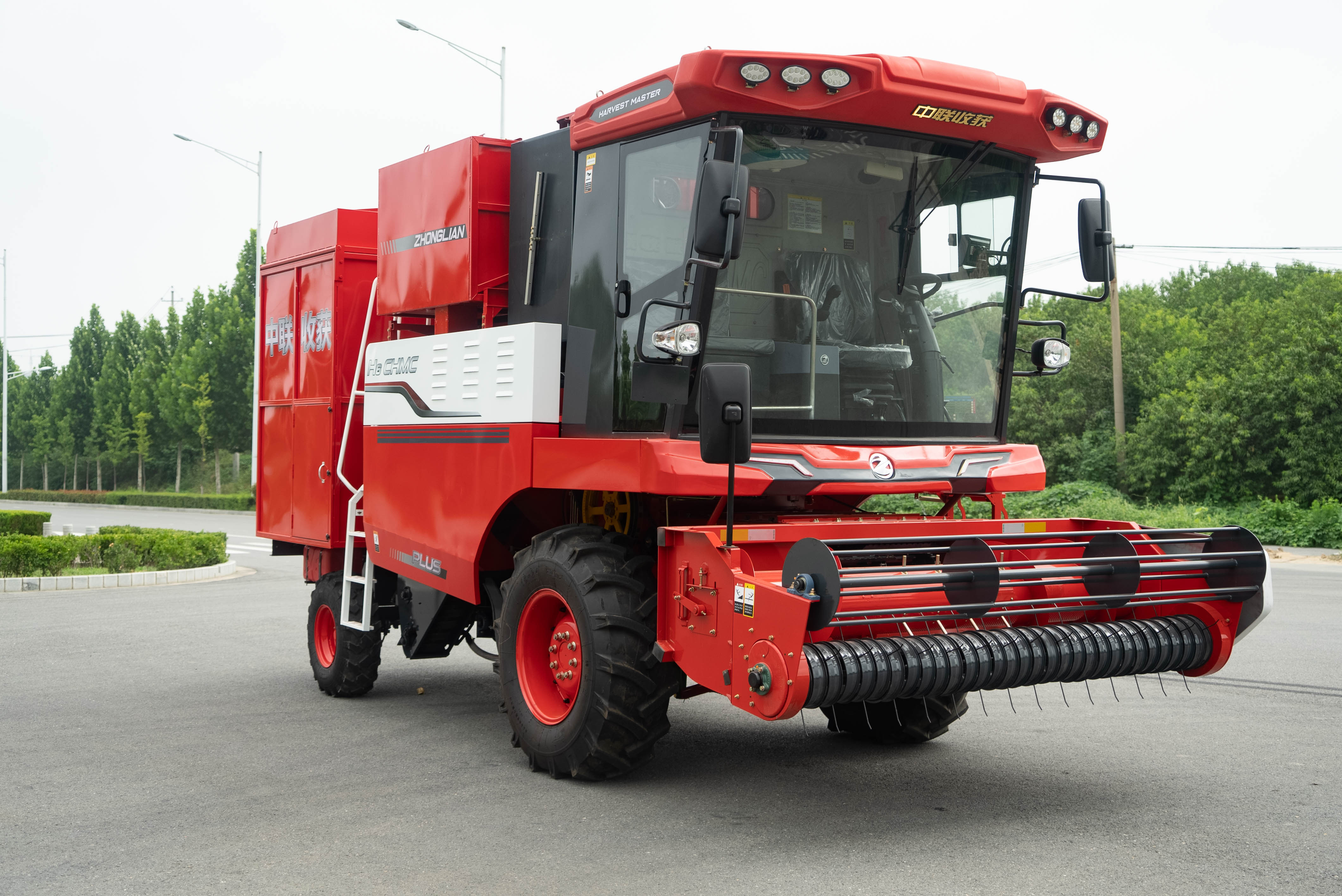 中聯(lián)收獲花生撿拾收獲機(jī)作業(yè)前的檢查工作 DSC04484.jpg