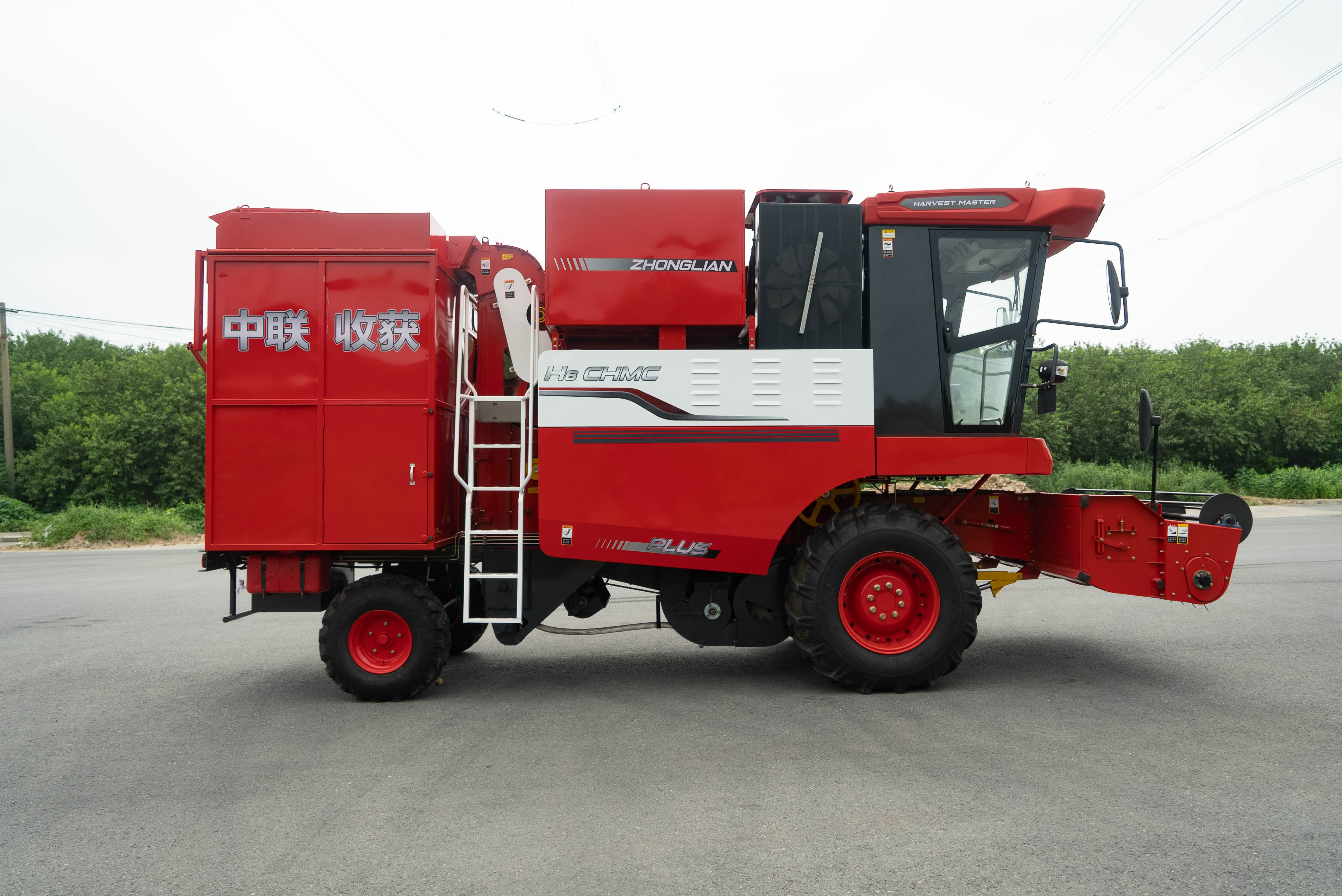 中聯(lián)收獲花生收獲機(jī)安全收割作業(yè)的注意事項(xiàng) DSC04485.jpg