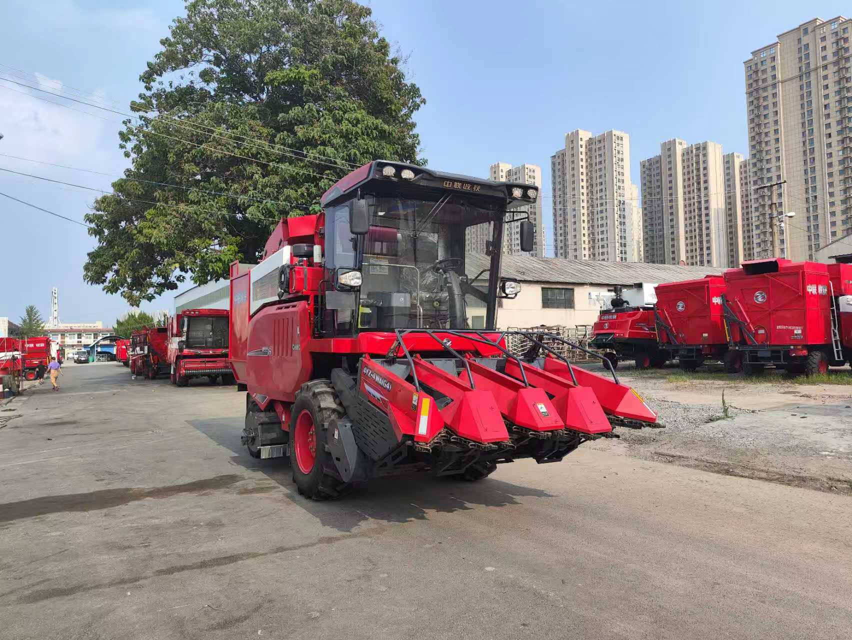 中聯(lián)收獲玉米機(jī) 用戶(hù)說(shuō)好才是真的好 4YZ-4WA自走式玉米收獲機(jī)